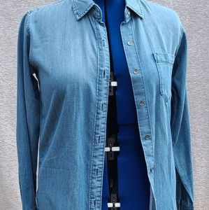 NWOT Abercrombie & Fitch Denim Button Up Long Sleeve Blouse Size Small